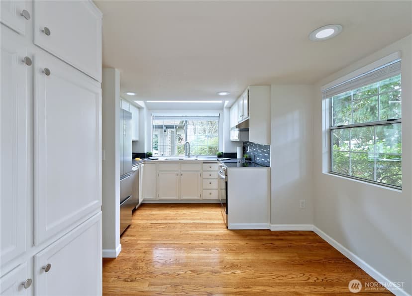 Property photo for 6616 114th Avenue SE, Bellevue photo 11