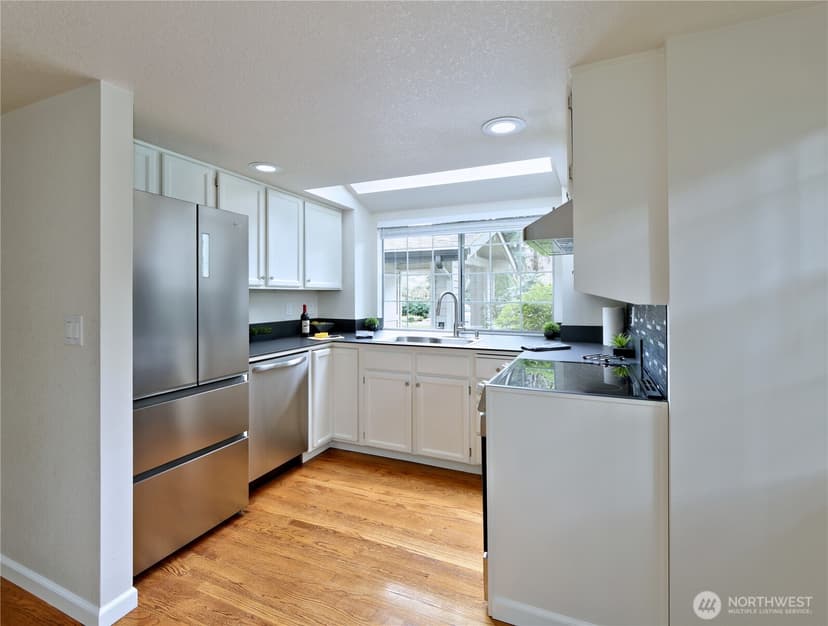 Property photo for 6616 114th Avenue SE, Bellevue photo 8