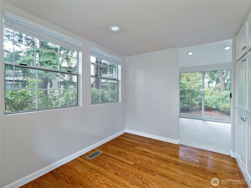 Property photo for 6616 114th Avenue SE, Bellevue photo 10