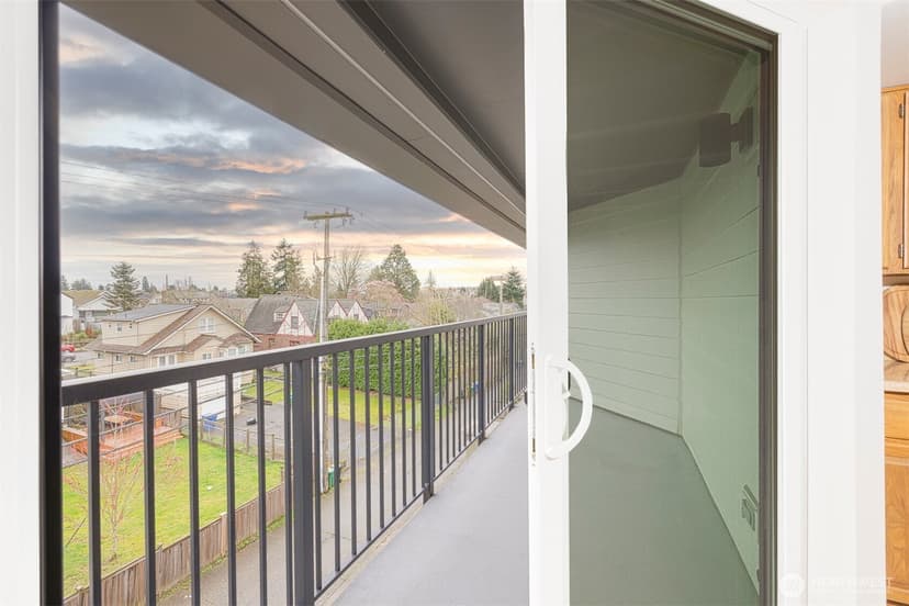 Property photo for 5000 California Avenue SW #405, Seattle photo 14