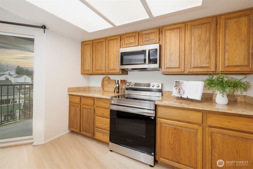 Property photo for 5000 California Avenue SW #405, Seattle photo 12