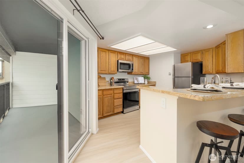 Property photo for 5000 California Avenue SW #405, Seattle photo 13