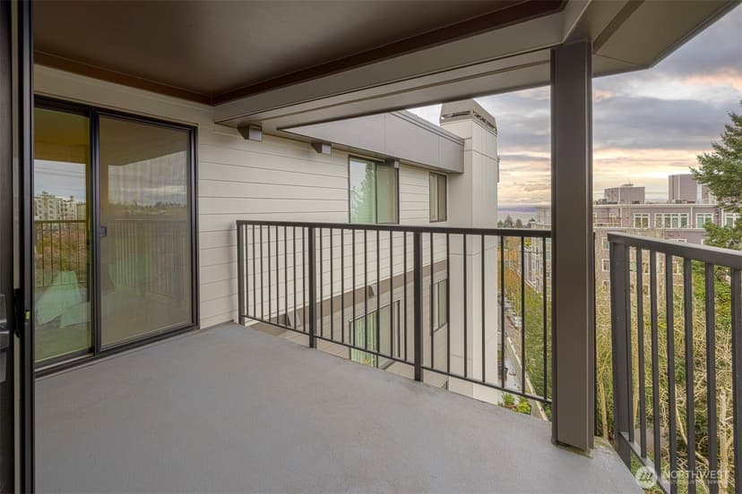 Property photo for 5000 California Avenue SW #405, Seattle photo 7