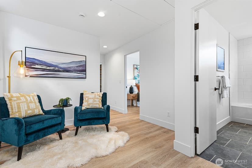 Property photo for 9318 47th Avenue SW, Seattle photo 16