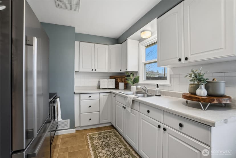 Property photo for 2012 Nipsic Avenue, Bremerton photo 14