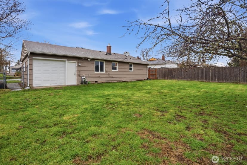 Property photo for 2012 Nipsic Avenue, Bremerton photo 24