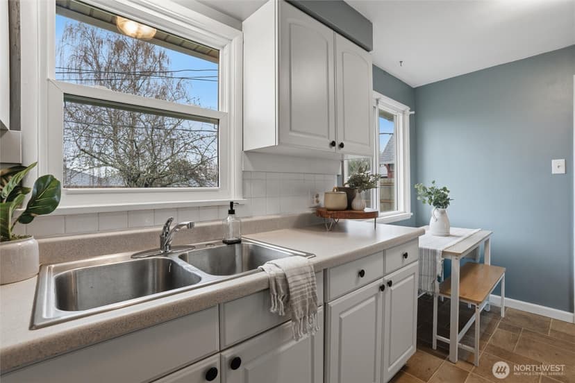 Property photo for 2012 Nipsic Avenue, Bremerton photo 15