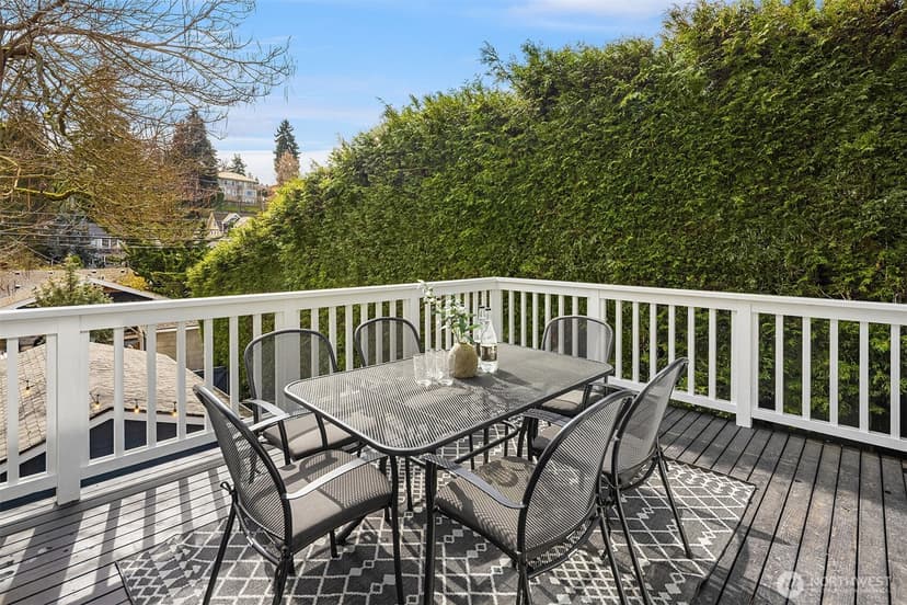 Property photo for 917 E Allison Street, Seattle photo 13