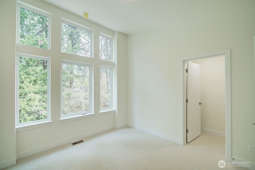 Property photo for 865 Front Street S, Issaquah photo 32