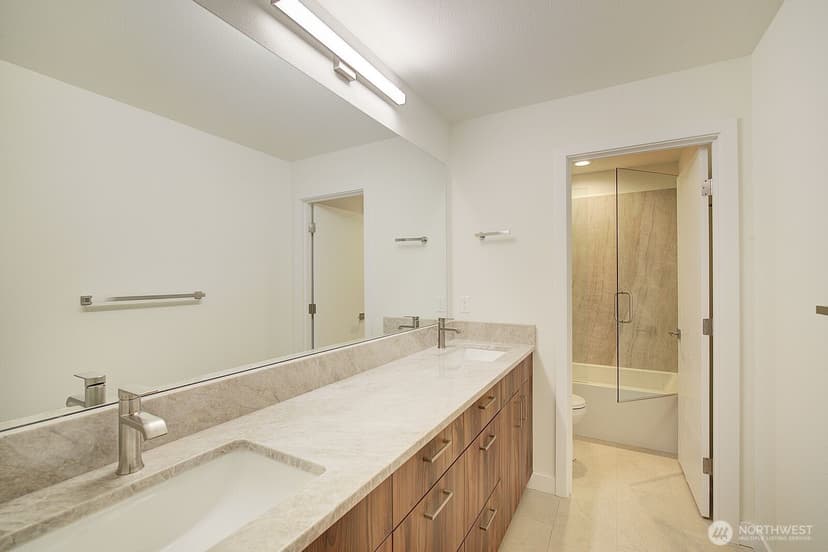 Property photo for 865 Front Street S, Issaquah photo 29