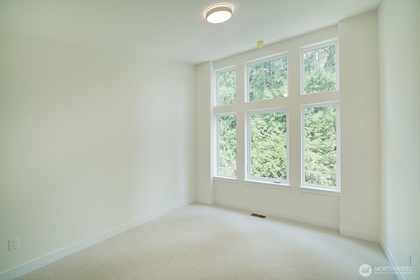 Property photo for 865 Front Street S, Issaquah photo 28