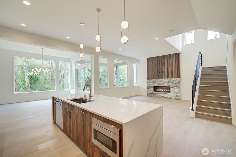 Property photo for 865 Front Street S, Issaquah photo 14