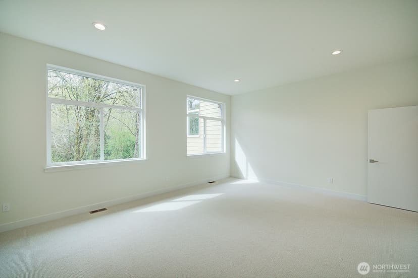 Property photo for 865 Front Street S, Issaquah photo 36