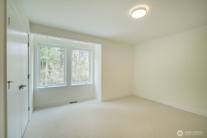 Property photo for 865 Front Street S, Issaquah photo 34
