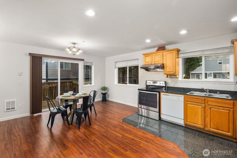 Property photo for 3322 SW 148th Street #E7, Lynnwood photo 4