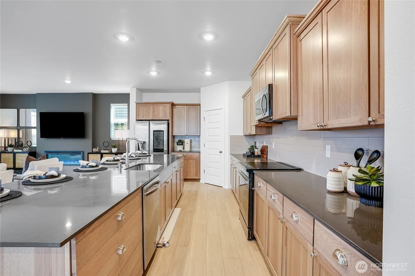 Property photo for 14404 204th Avenue Ct E, Bonney Lake photo 4