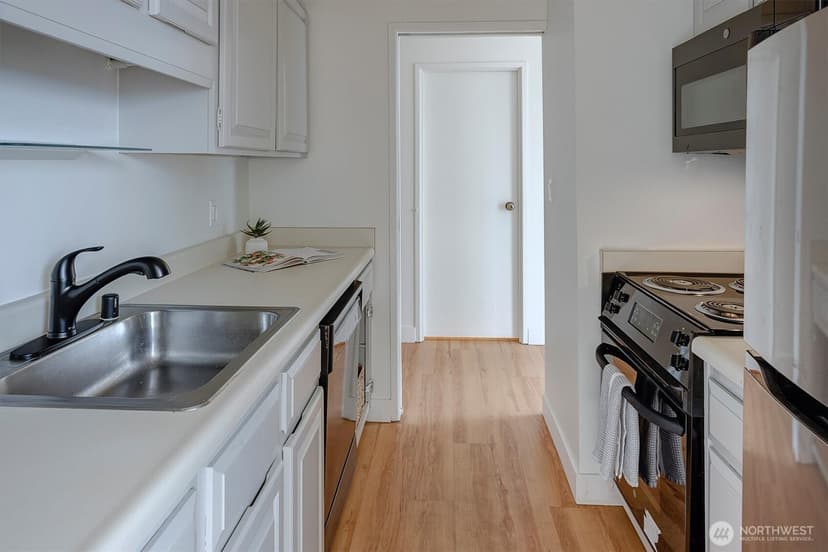 Property photo for 2201 3rd Avenue #803, Seattle photo 10