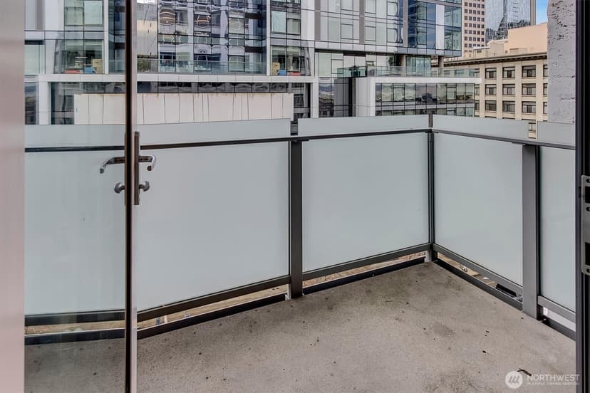 Property photo for 121 Stewart Street #504, Seattle photo 14