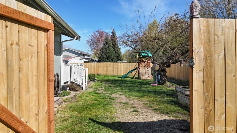 Property photo for 933 13th Street SW, Puyallup photo 28