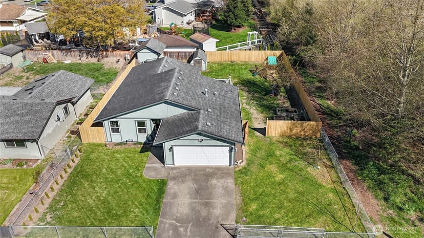Property photo for 933 13th Street SW, Puyallup photo 33