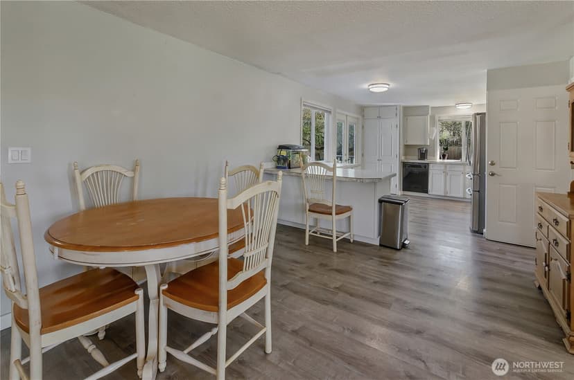 Property photo for 933 13th Street SW, Puyallup photo 8