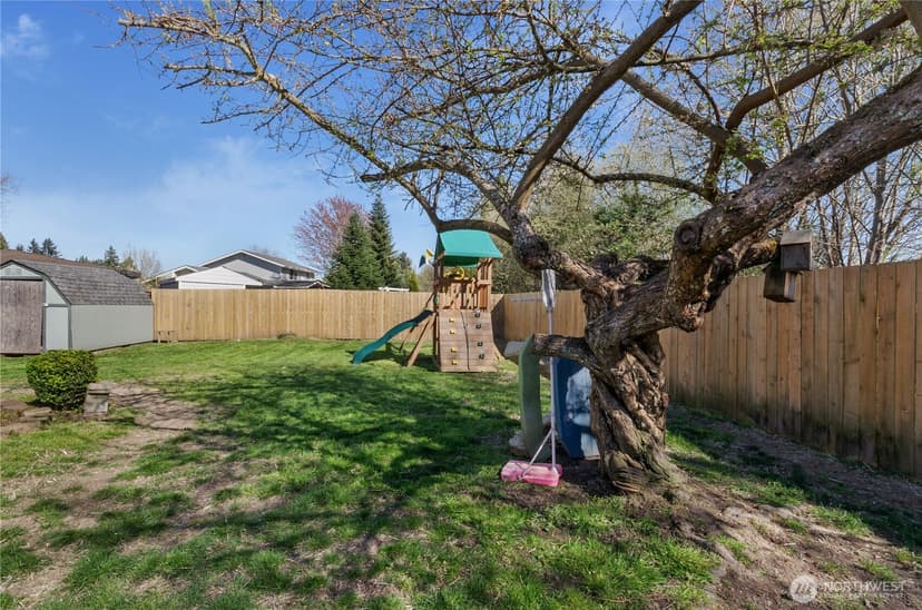 Property photo for 933 13th Street SW, Puyallup photo 23