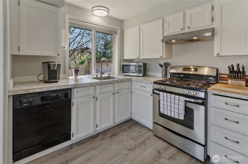 Property photo for 933 13th Street SW, Puyallup photo 11