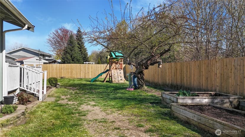 Property photo for 933 13th Street SW, Puyallup photo 22