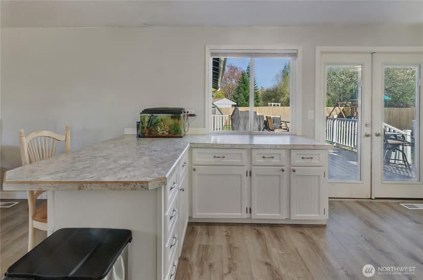 Property photo for 933 13th Street SW, Puyallup photo 12