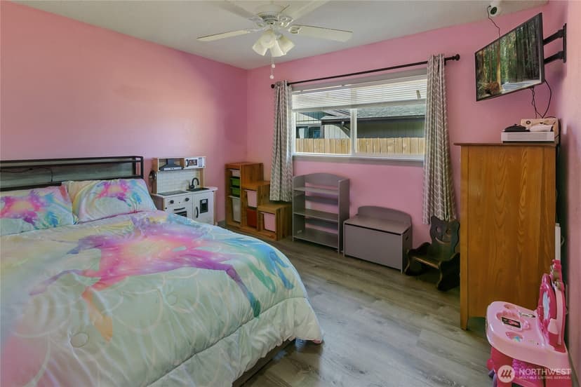 Property photo for 933 13th Street SW, Puyallup photo 17