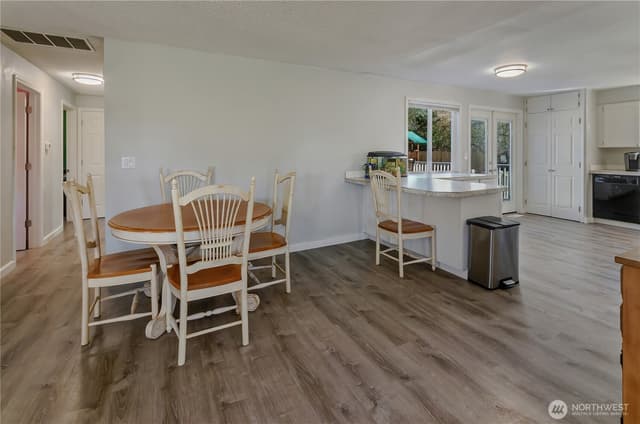 Property photo for 933 13th Street SW, Puyallup photo 5
