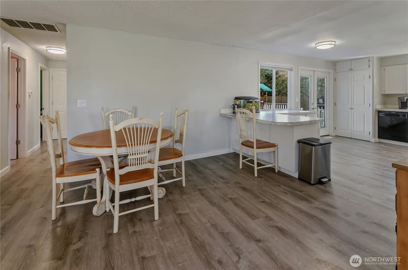 Property photo for 933 13th Street SW, Puyallup photo 5