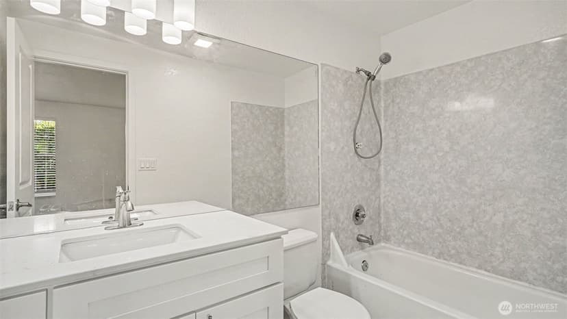 Property photo for 16419 Spruce Way #D1, Lynnwood photo 16
