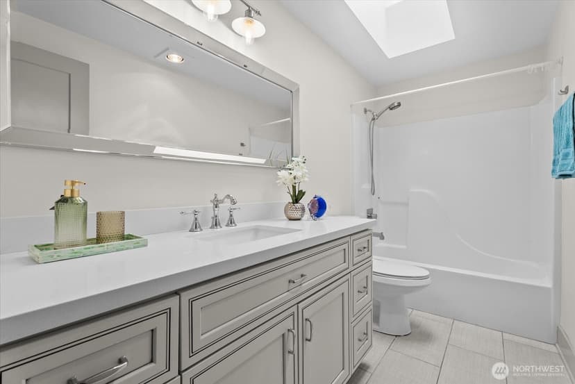 Property photo for 10501 SE 250th Place #C102, Kent photo 16