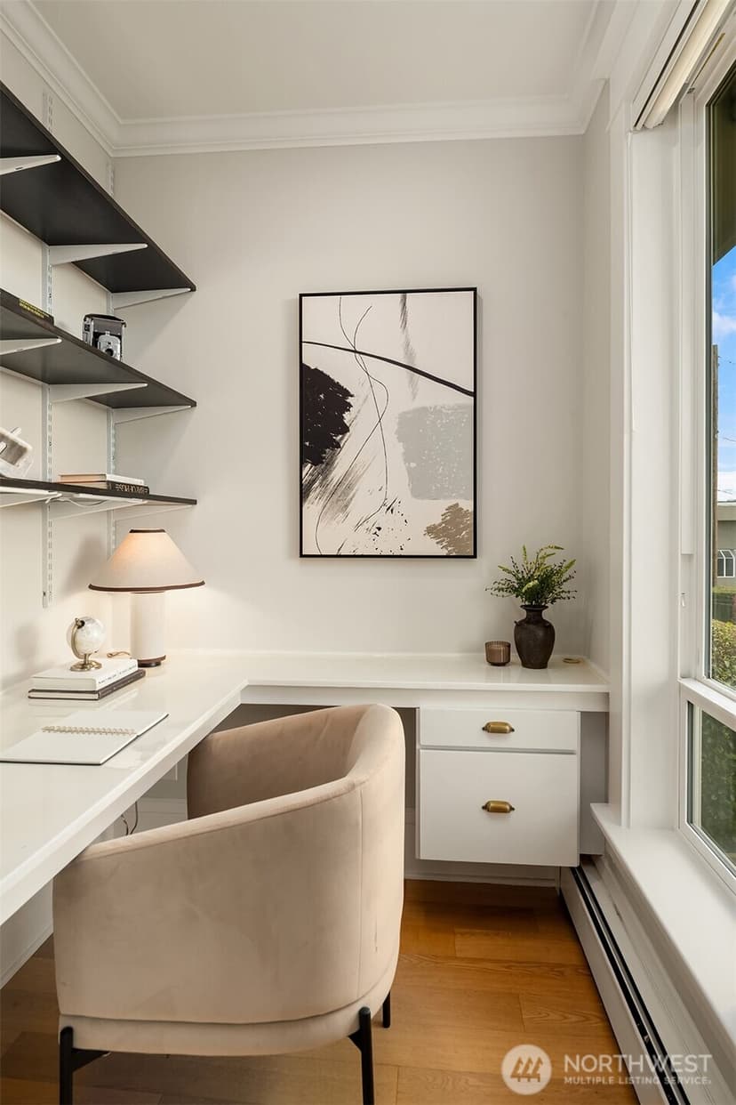 Property photo for 2307 Broadway E, Seattle photo 8