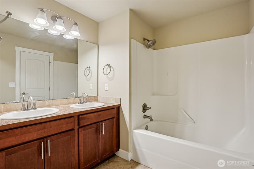 Property photo for 1415 39th Street SE, Puyallup photo 28