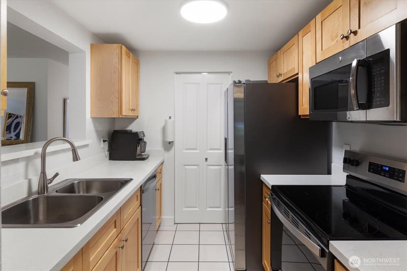 Property photo for 14206 NE 181st Place #L202, Woodinville photo 16