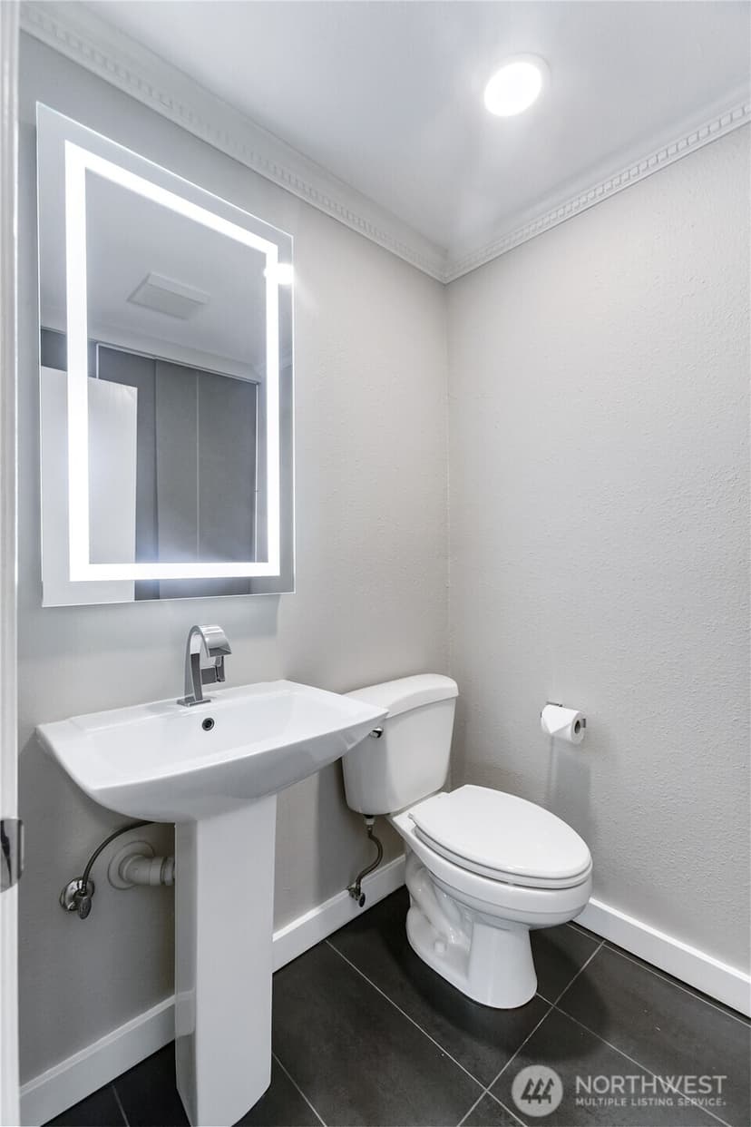 Property photo for 2409 S 222nd Street #B16, Des Moines photo 14