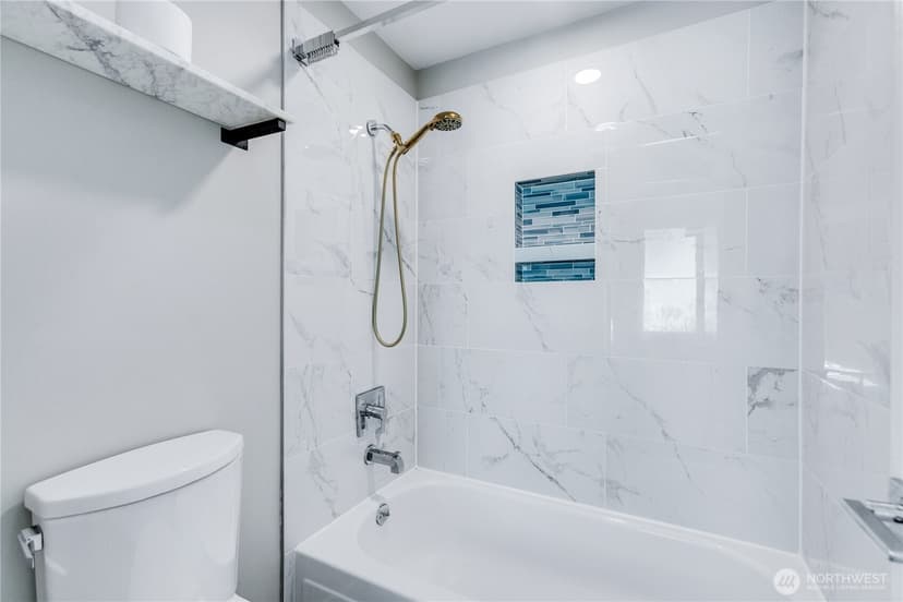 Property photo for 2409 S 222nd Street #B16, Des Moines photo 30