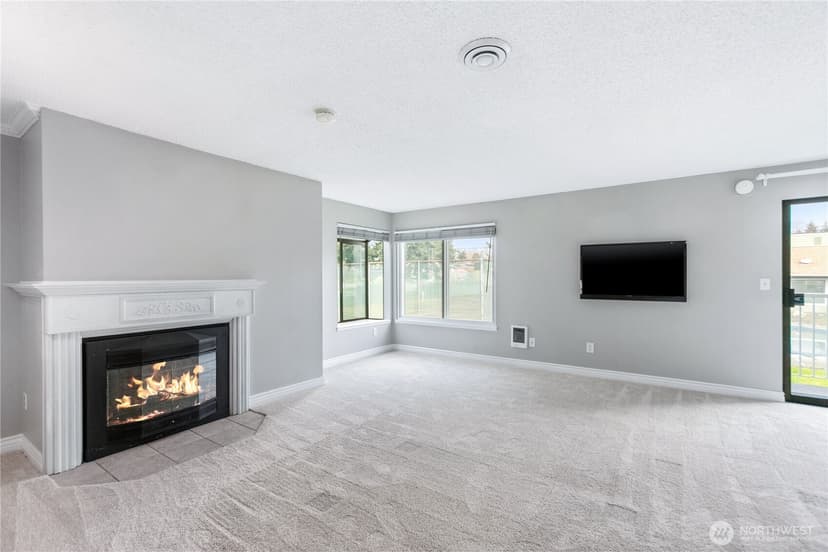 Property photo for 2409 S 222nd Street #B16, Des Moines photo 15
