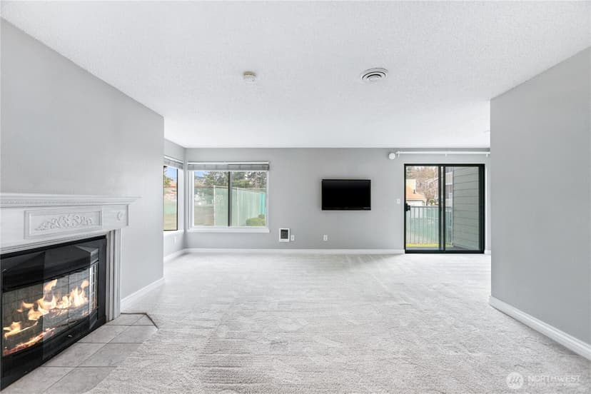 Property photo for 2409 S 222nd Street #B16, Des Moines photo 16