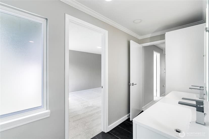 Property photo for 2409 S 222nd Street #B16, Des Moines photo 31
