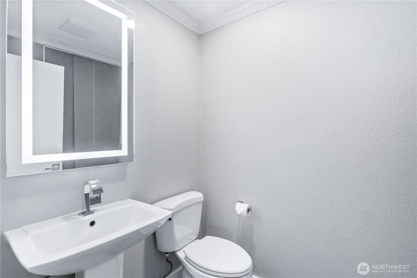 Property photo for 2409 S 222nd Street #B16, Des Moines photo 13