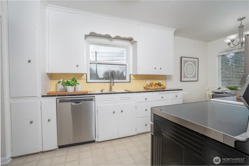 Property photo for 1901 N Union Avenue, Tacoma photo 11
