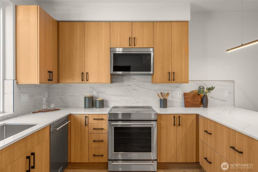 Property photo for 914 B 15th Avenue, Seattle photo 4