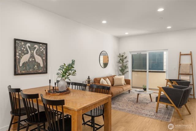 Property photo for 914 B 15th Avenue, Seattle photo 2
