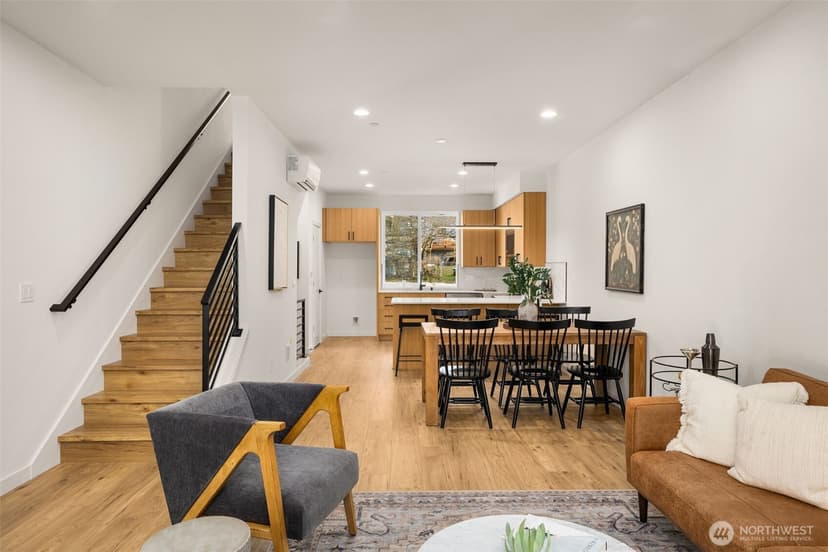 Property photo for 914 B 15th Avenue, Seattle photo 10