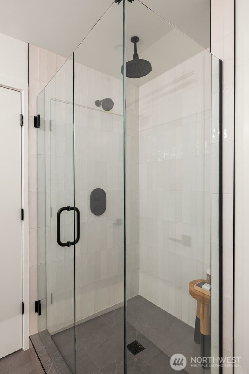 Property photo for 914 B 15th Avenue, Seattle photo 14