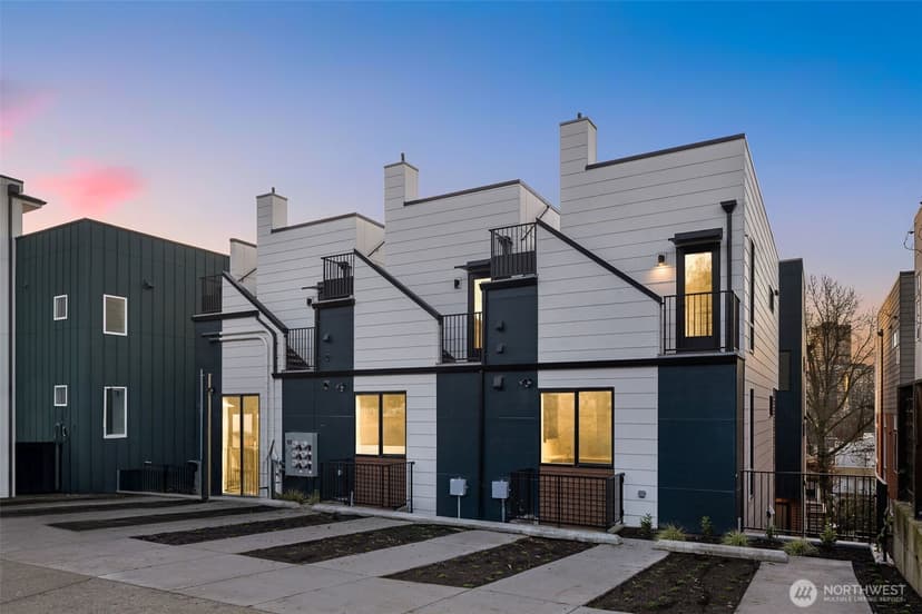 Property photo for 914 B 15th Avenue, Seattle photo 22