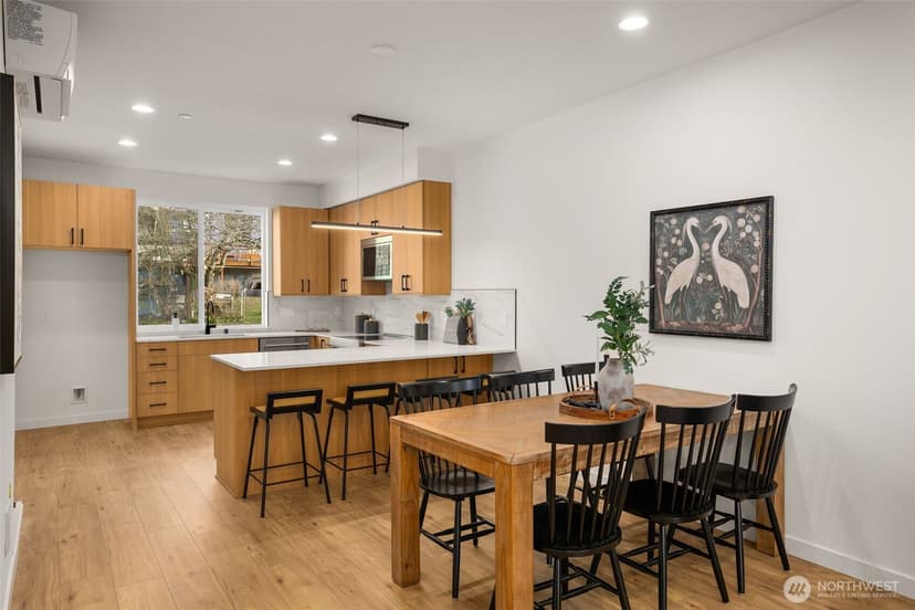 Property photo for 914 B 15th Avenue, Seattle photo 8